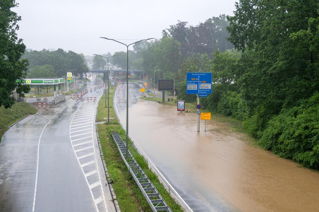 regenwater op de snelweg